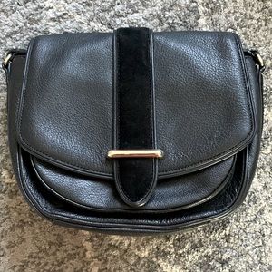 Cute Kate Spade crossbody purse. Perfect for any occasion.